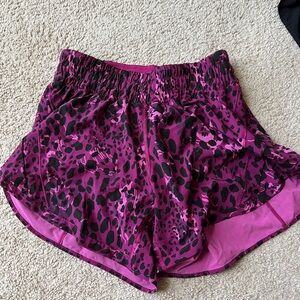Lululemon tracker shorts